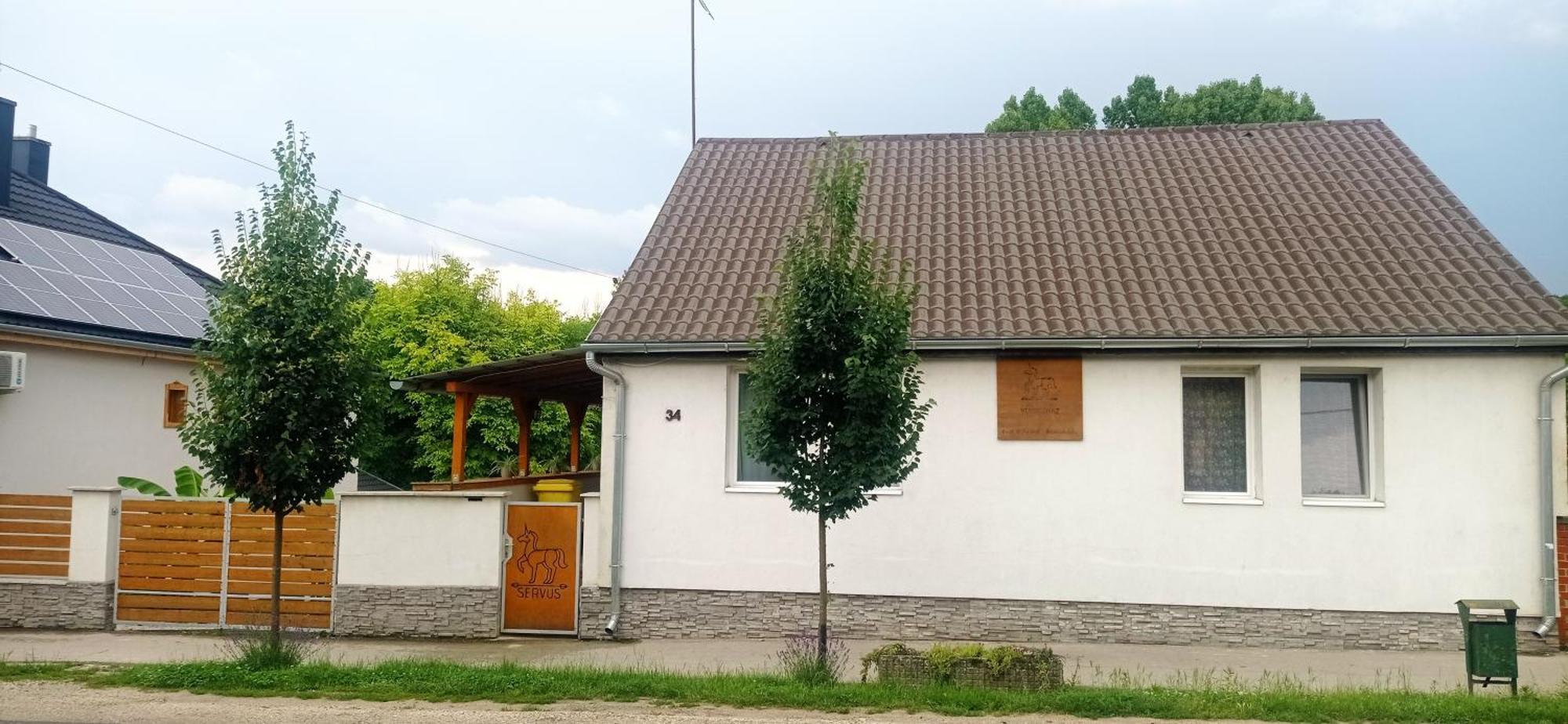 Servus Vendeghaz Lengyeltoti Екстериор снимка